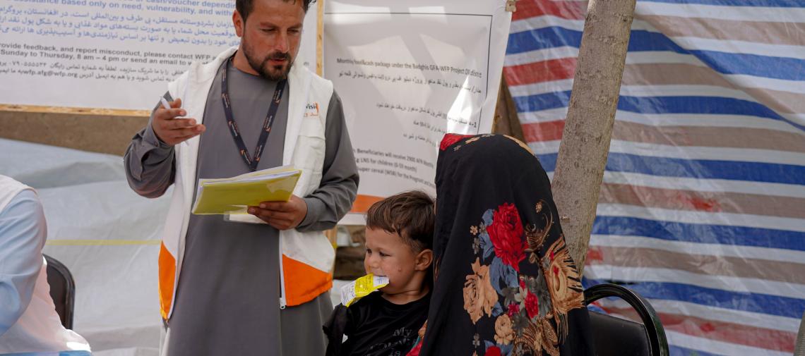 Tausende Afghanen verlassen täglich den Iran. World Vision unterstützt die Vertriebenen.
