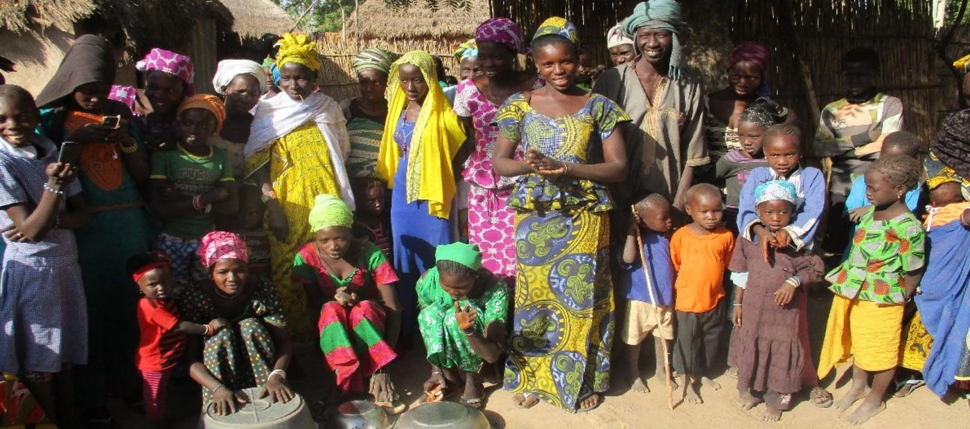 Patenbesuch im Senegal Anita kahl besucht ihr Patenkind Dame