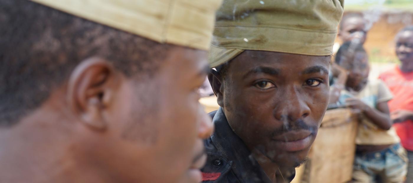 Viele Kinder werden im Kongo als Soldaten mißbraucht