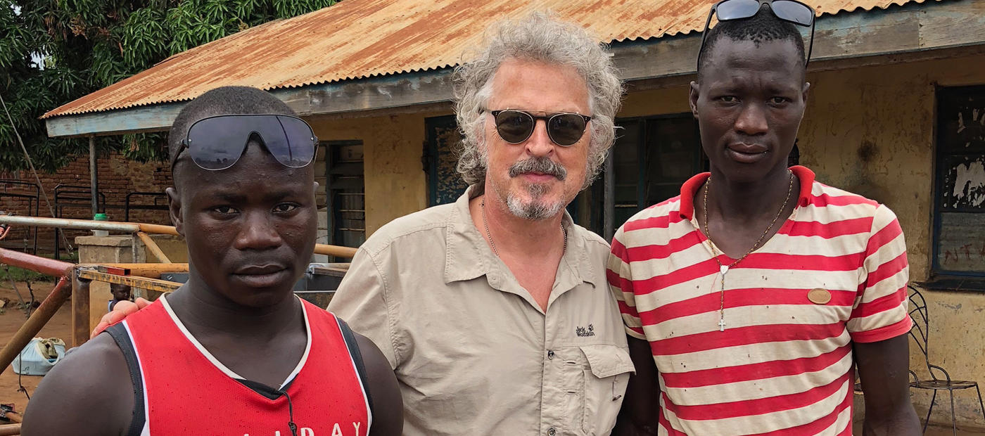 Wolfgang Niedecken besucht einen Absolventen des Rebound Projektes