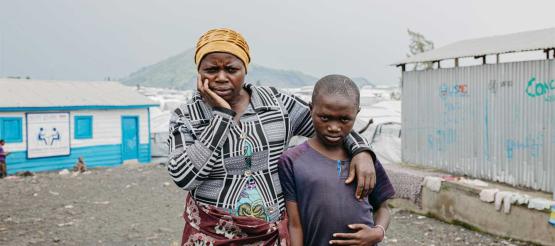 Julienne und ihre Kind im Geflüchtetenlager