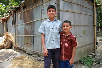 Kinderarbeit: Hemel und sein Bruder in Bangladesch