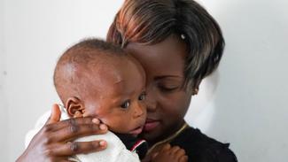 Die ehemalige Zwangsprostituierte Malaika und ihr Sohn