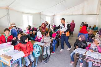 Unterricht im Flüchtlingslager