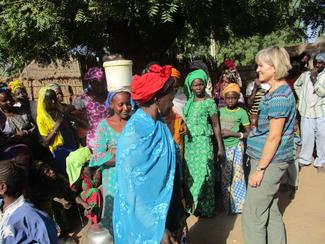 Anita Kahl besucht ihr Patenkind Dame im Senegal