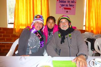 Patenkind mit den Paten aus Deutschland