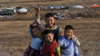 Kinder in der Mongolei