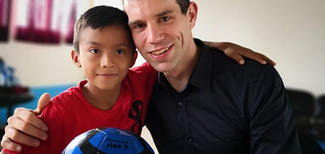 Pate trifft sein Patenkind in Guatemala