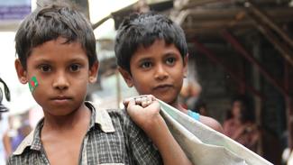 Kinderarbeiter Liton sammelt täglich Müll.