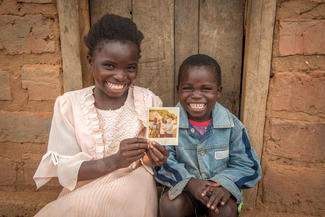 Patenkind Loveness und ihr Bruder Adam