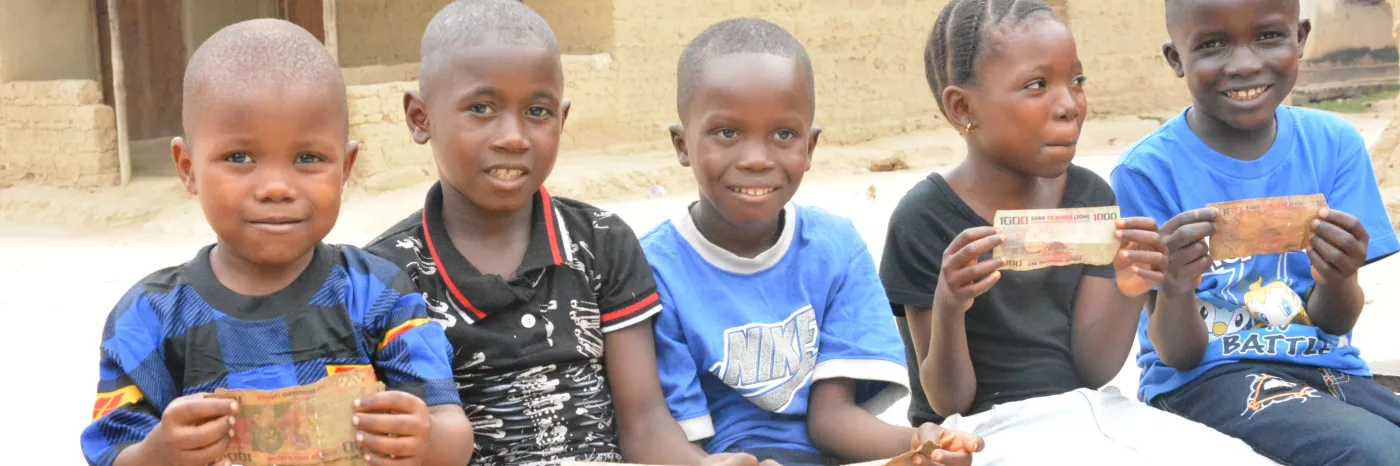 Kinder der Spargruppe Destiny in Sierra Leone
