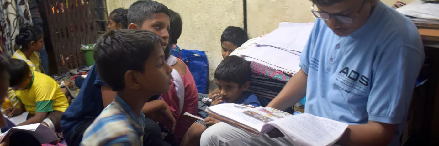 Bücherwürmer in Dharavi haben ein Zuhause