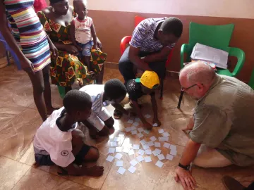 Ghana Reise Herr Inden Besuch Patenkinder Spiel