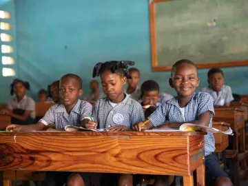 Kinder in einer Schule in Haiti