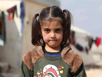 Erdbeben in Syrien betroffenes Mädchen