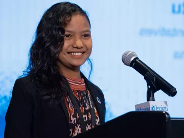 Roslinda spricht bei der UN über Kinderrechte