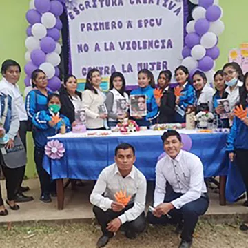 Patenkind Silvana bei einer Präsentation gegen Gewalt