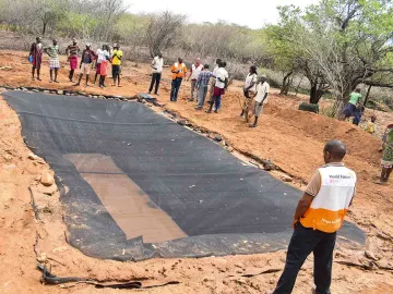 Wasserauffangbecken in Kenia