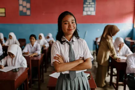 Tasya mit ihrer Schulklasse