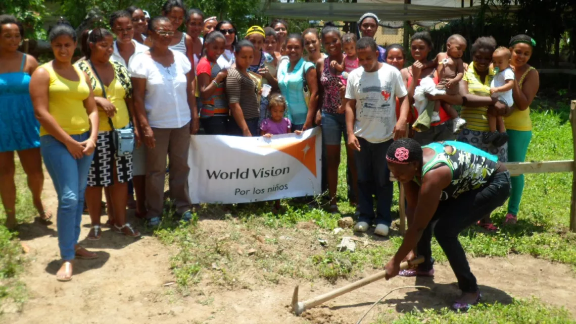 Spatenstich Hühnerfarm