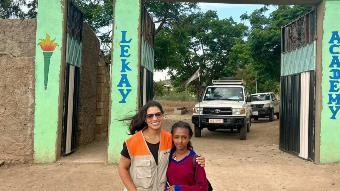 Leaky Primary School SiaraCosta Bild