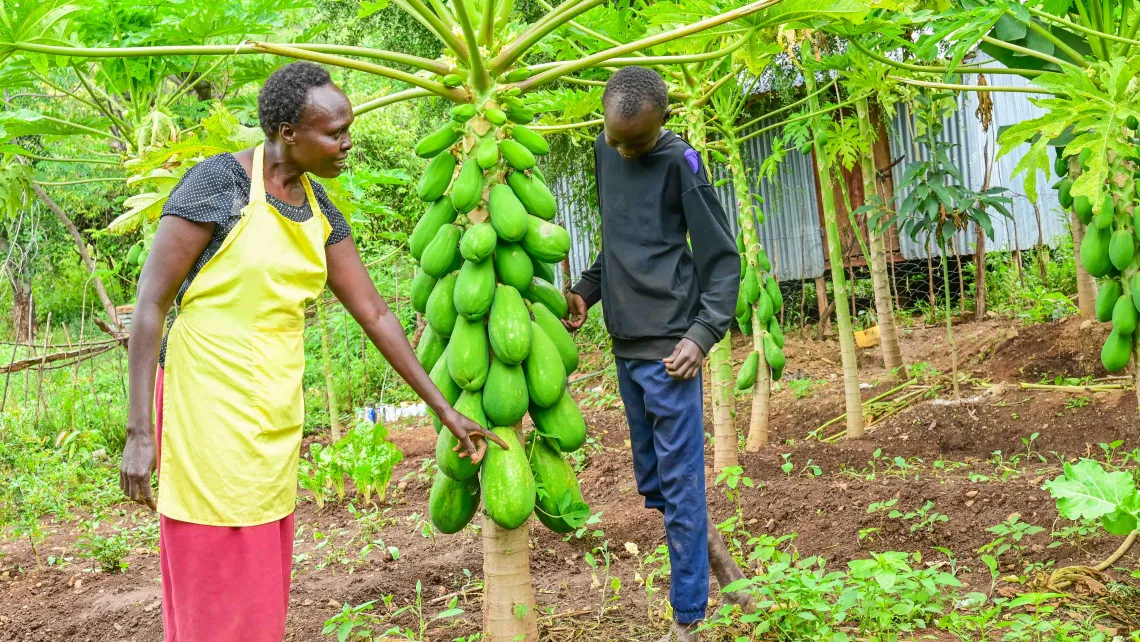 Für die Ernährung ihrer Kinder können Salina und ihr Mann jetzt selbst sorgen. 