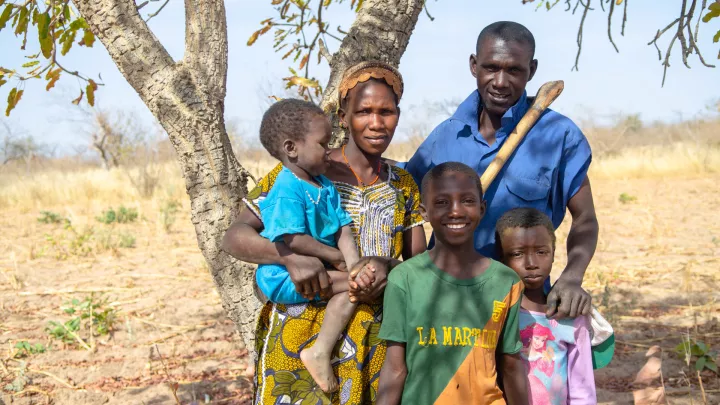 Bauern Sidi aus Mali mit seiner Familie 