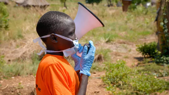 World Vision-Kinderbotschafter William in einem Flüchtlingscamp in Uganda