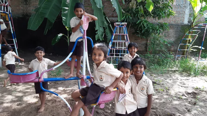 Kinder auf dem Spielplatz