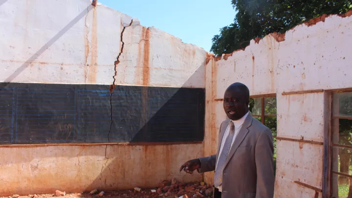 Eine durch Wirbelsturm Idai zerstörte Schule in Simbabwe