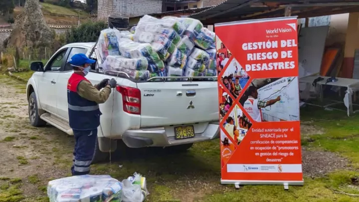Lieferung von Hygienesets  in Paucara, Peru