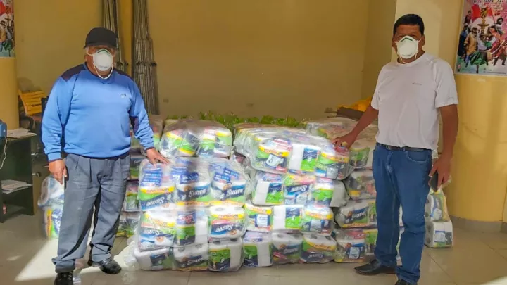 Auslieferung von Hygienesets  in Paucara, Peru