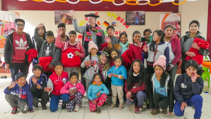 PM Botschafter mit Kinder aus dem Projektgebiet Los Libertadores