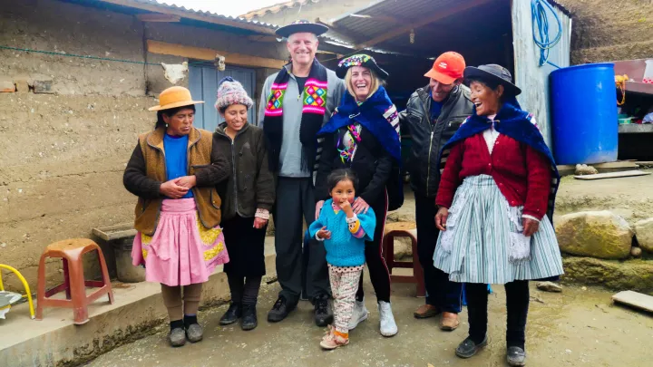 PM Botschafter mit peruanischer Familie