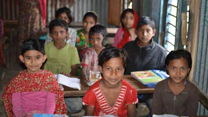 Kinder Schule Bildung World Vision Savar
