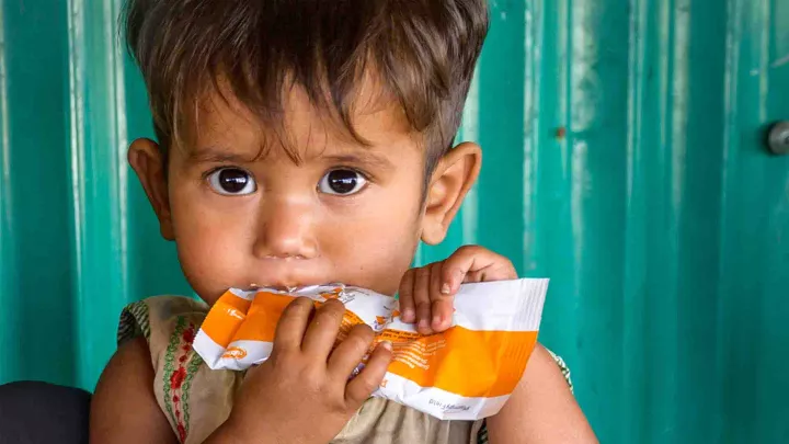 Mit deiner Spende hilfst du uns ein Kind mit Aufbaunahrung zu versorgen