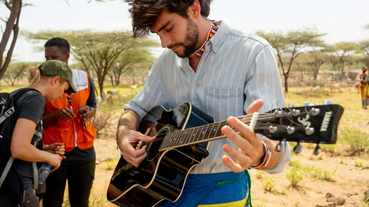 Alvaro Soler als World Vision Botschafter in Kenia