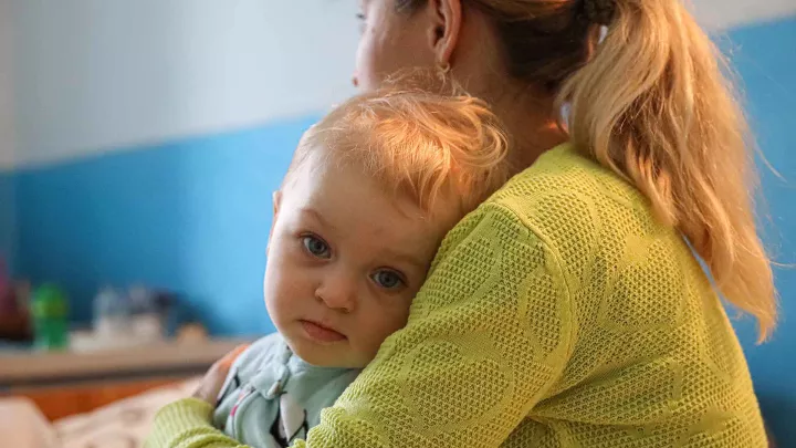 Aus der Ukraine geflüchtet: Mutter mit Baby