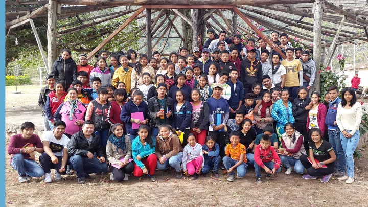 World Vision Bolivien und die Kinder sagen Danke