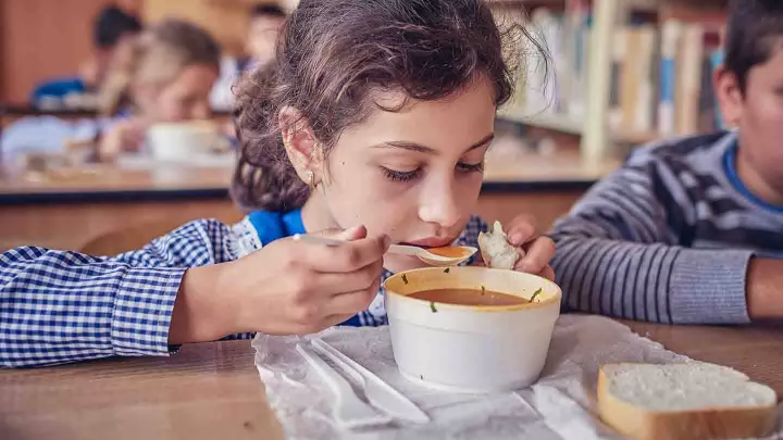 Essen für rumänische Kinder