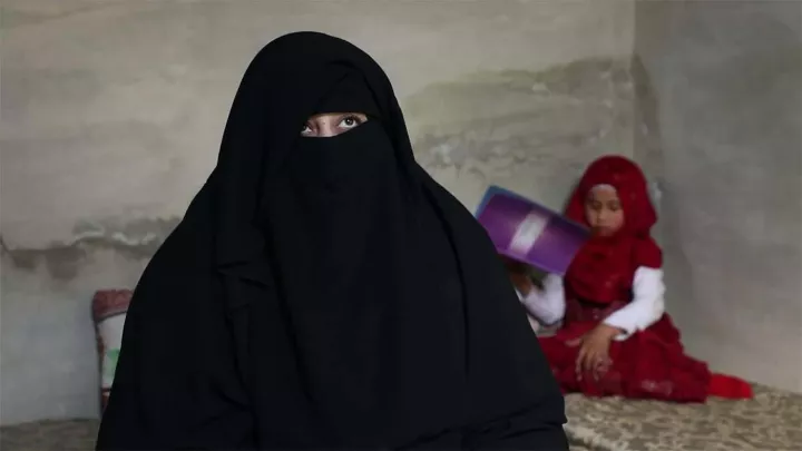 Mutter und Tochter haben das Erdbeben in Syrien überlebt