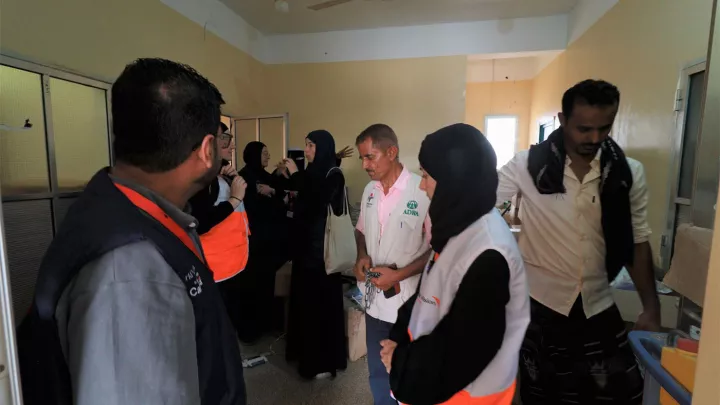 Ernährungszentrum im Jemen mit World Vision Mitarbeitenden