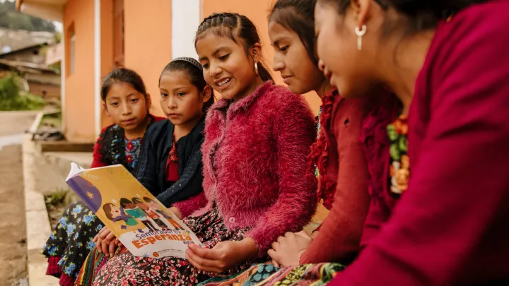 Dayana und ihre Freundinnen 