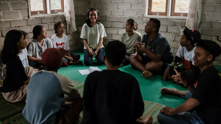 Tasya mit anderen Kindern im Kinderforum 