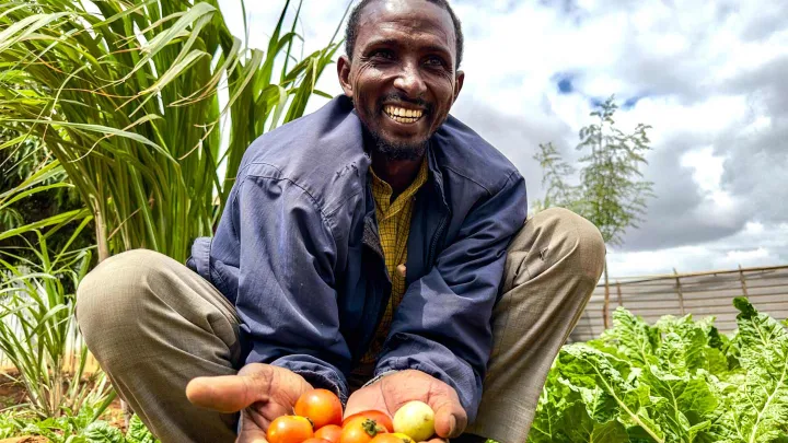 Mohamed kann seine Familie ernähren und seine Kinder zur Schule schicken