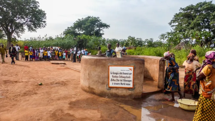 Mballa Brunnen Bild 2