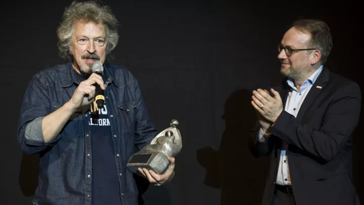 Wolfgang Niedecken mit Kindheitsretterpreis ausgezeichnet