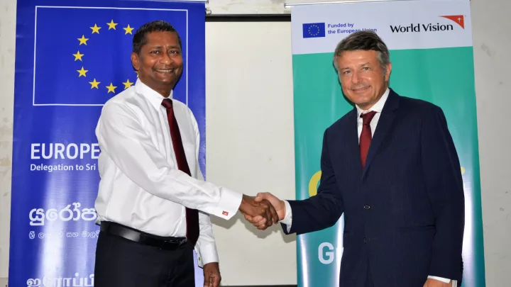 EU-Botschafter Dennis Chaibi und World VIsion Landesdirektor Dr. Dhanan Senathirajah eröffneten das Projekt GRACE zur sozioökonomischen Wiederbelebung und Friedensförderung in Sri Lanka.