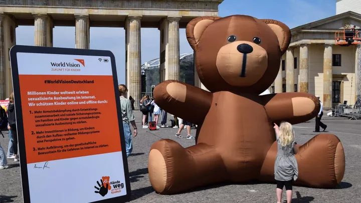 PR Stunt sexualisierter Online-Ausbeutung von Kindern, Berlin 15.06.2023