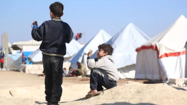 Syrische Erdbebenopfer leiden unter Hitze und Hunger